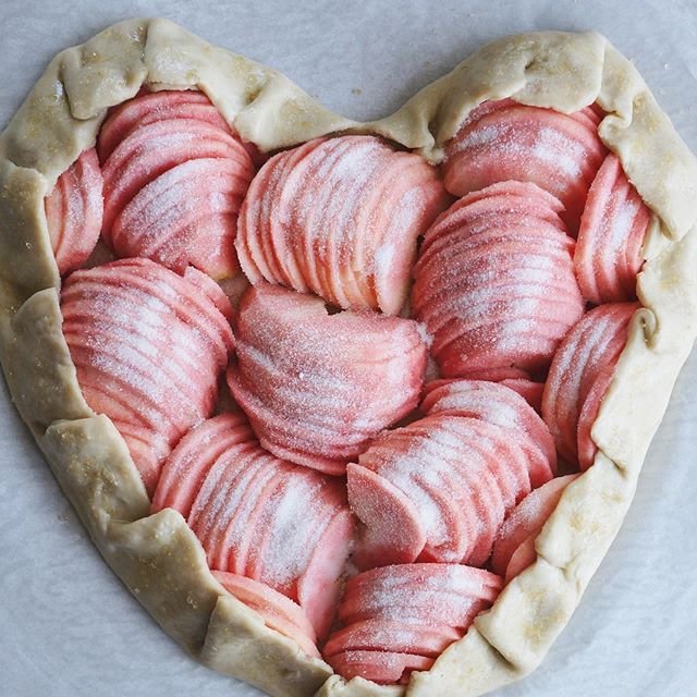 My pink pearl apple heart tart before baking. 💗 Just as vibrant baked. (See six posts ago.) If you find pink pearls in your area, shout it out below! 👇🏻 I know they’re not easy to find. Hmm.. I may have overstuffed the tart but the slices came out nice and hefty, not like a NY slice of cheese pizza that I’m craving right now. Like from Joe’s in Greenwich. Easy. Stand at the window. Watch people go by. My pink pearl apple heart tart before baking. 💗 Just as vibrant baked. (See six posts ago.) If you find pink pearls in your area, shout it out below! 👇🏻 I know they’re not easy to find. Hmm.. I may have overstuffed the tart but the slices came out nice and hefty, not like a NY slice of cheese pizza that I’m craving right now. Like from Joe’s in Greenwich. Easy. Stand at the window. Watch people go by.
