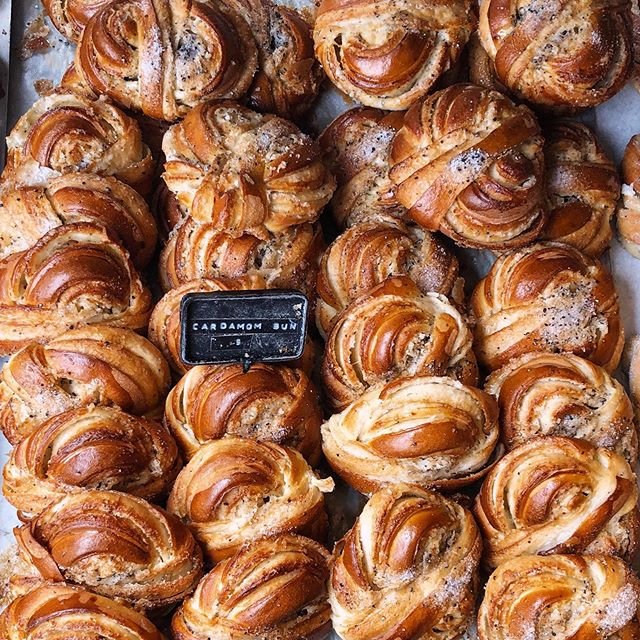 Beautiful golden color on these cardamom buns 💖 at the new @fabriquebakery location in NY. I love how they’re shaped. Pretty strong cardamom flavor, but I like the spice. The sugary bits added nice crunch. They have a cinnamon version too but this is a nice change. Beautiful golden color on these cardamom buns 💖 at the new @fabriquebakery location in NY. I love how they’re shaped. Pretty strong cardamom flavor, but I like the spice. The sugary bits added nice crunch. They have a cinnamon version too but this is a nice change.